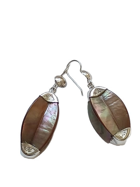 Boucles d'oreilles touareg en argent ciselé et nacre