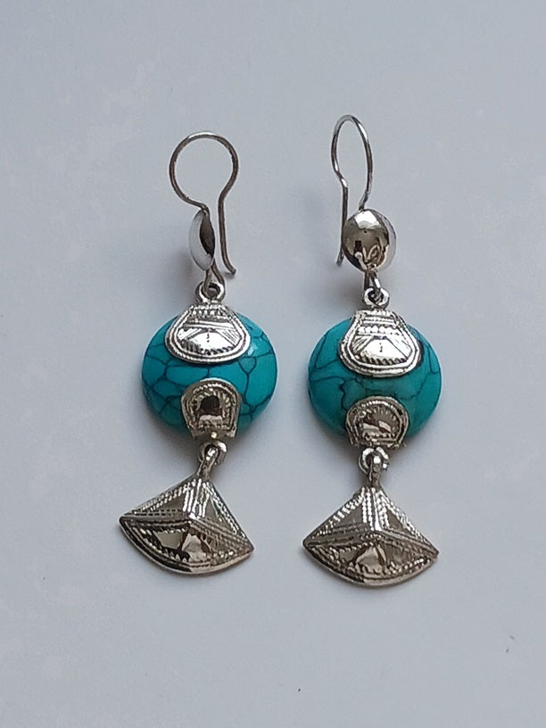 Boucles d'oreilles touareg en argent ciselé et pierre turquoise