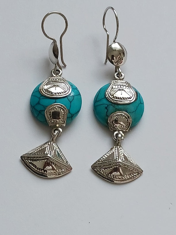 Boucles d'oreilles touareg en argent ciselé et pierre turquoise