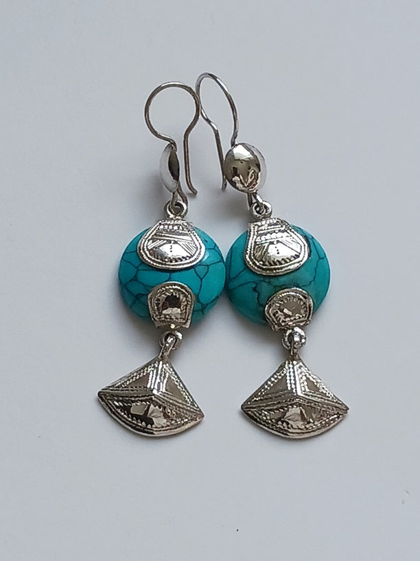 Boucles d'oreilles touareg en argent ciselé et pierre turquoise