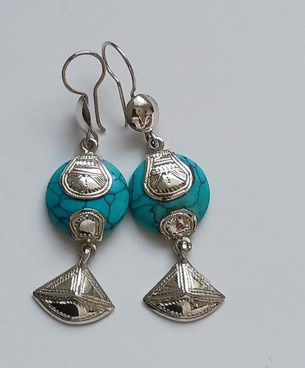 Boucles d'oreilles touareg en argent ciselé et pierre turquoise