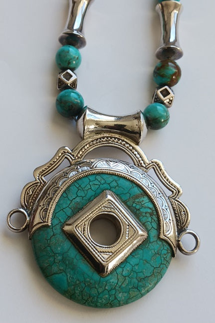 Collier touareg en argent et pierre turquoise