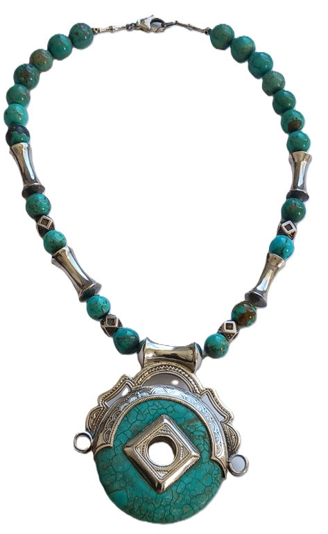 Collier touareg en argent et pierre turquoise