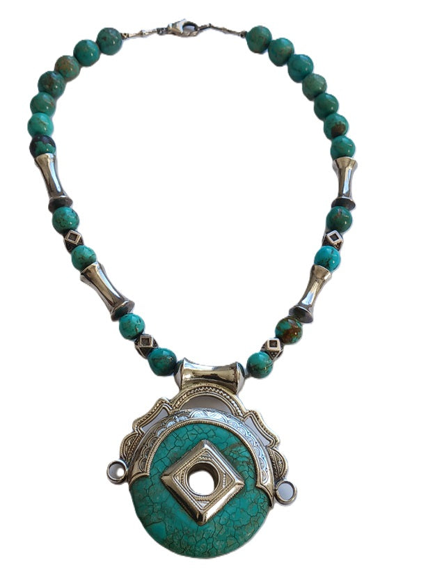Collier touareg en argent et pierre turquoise