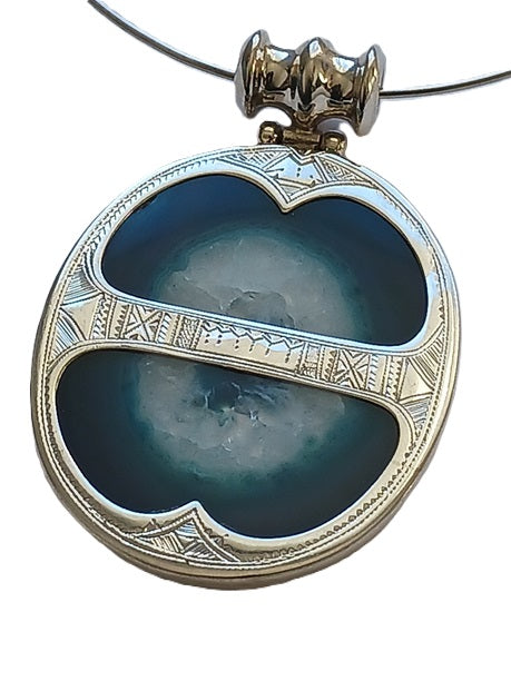 Collier Touareg en argent ciselé et pierre agate