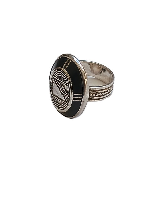 Bague touarègue en argent et bois d'ébène