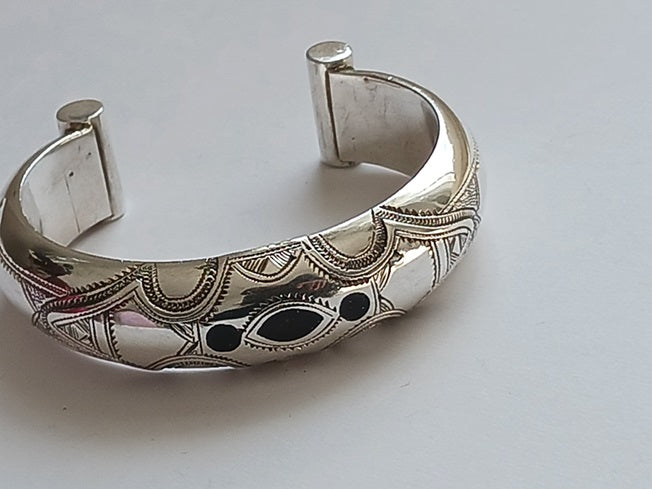 Bracelet touareg en argent ciselé