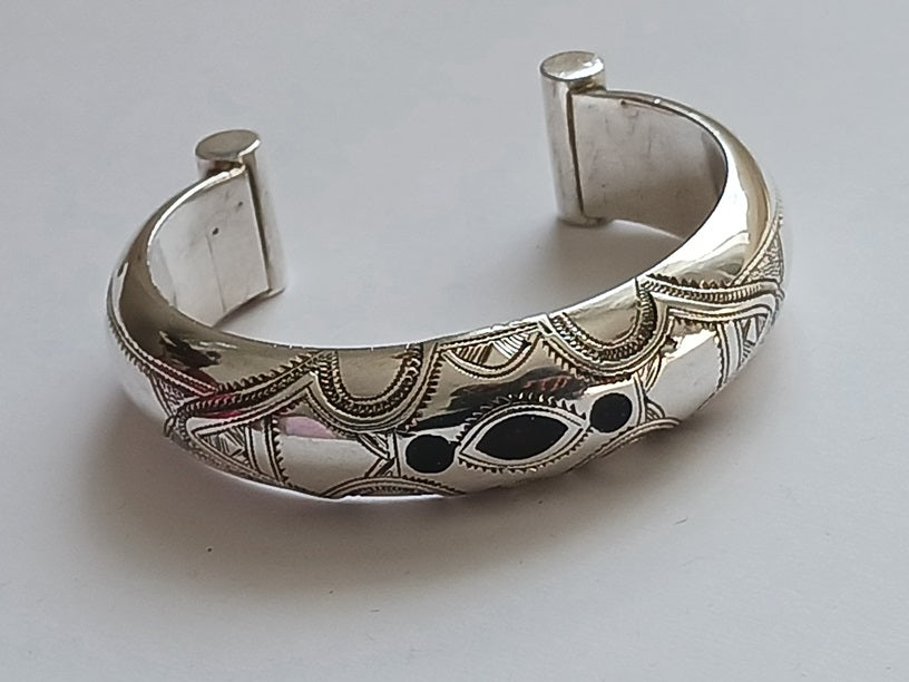 Bracelet touareg en argent ciselé