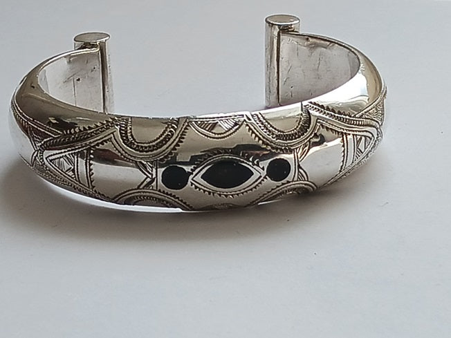 Bracelet touareg en argent ciselé