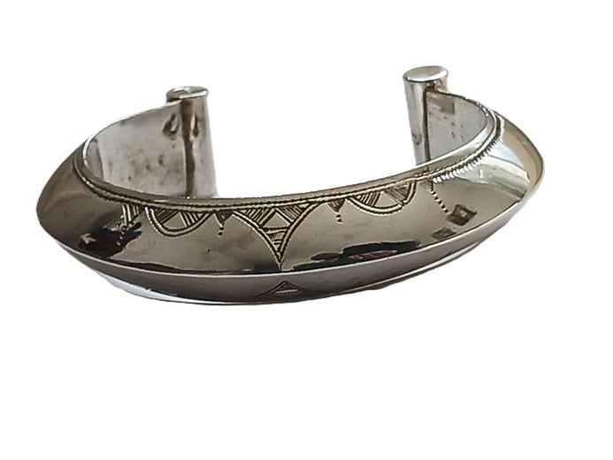 Bracelet touareg en argent ciselé