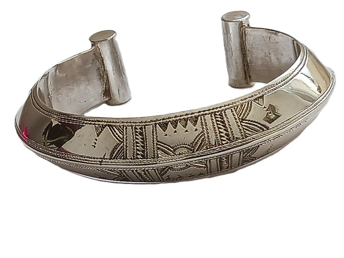 Bracelet touareg en argent ciselé