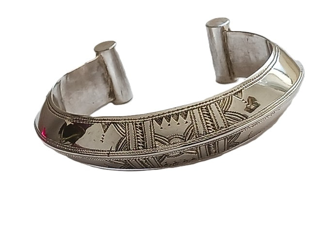 Bracelet touareg en argent ciselé