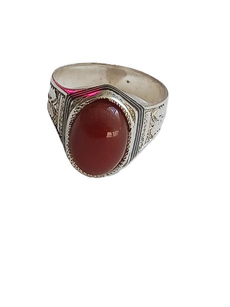 Bague touarègue en argent ciselé ornée d'une jolie pierre agate