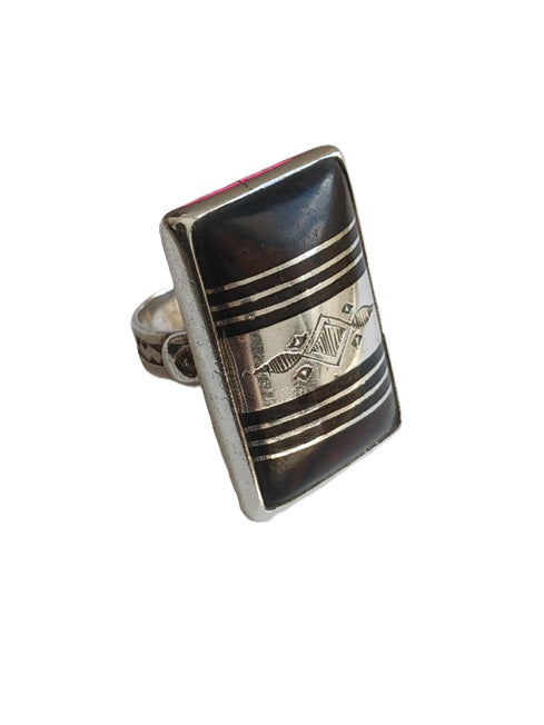 Bague touarègue en argent ciselé et bois d'ébène