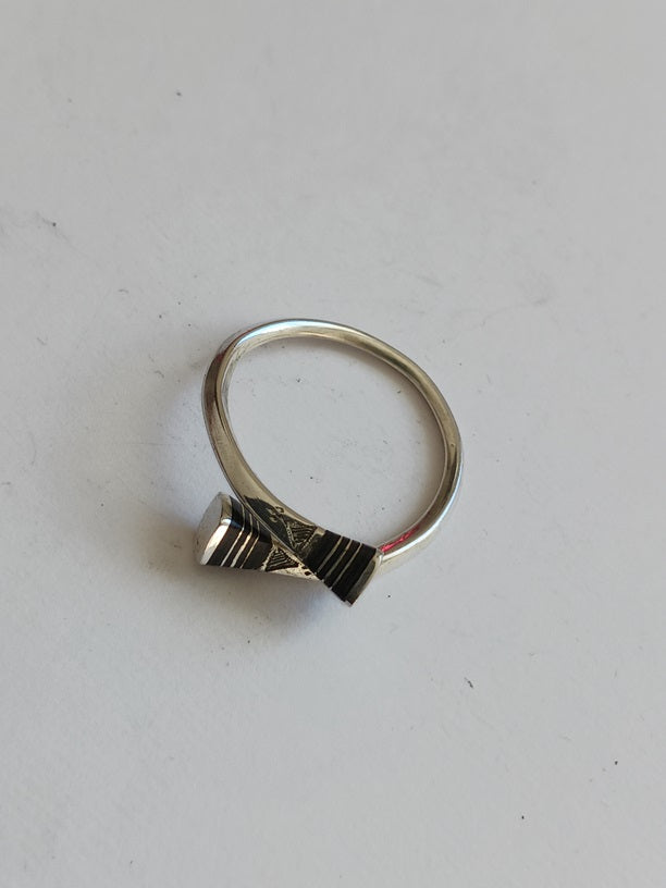 Bague touarègue en argent ciselé et bois d'ébène réglable