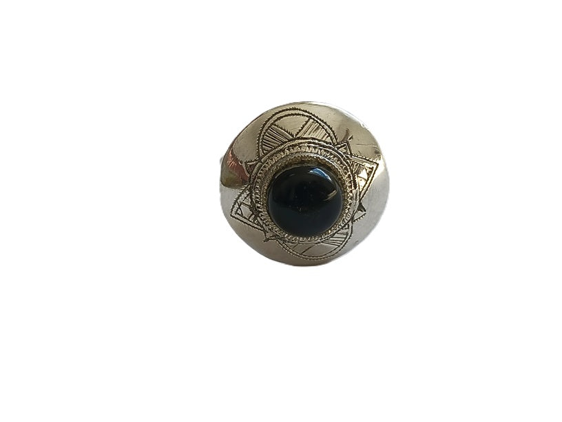 Bague touarègue en argent ciselé ornée d'une pierre agate