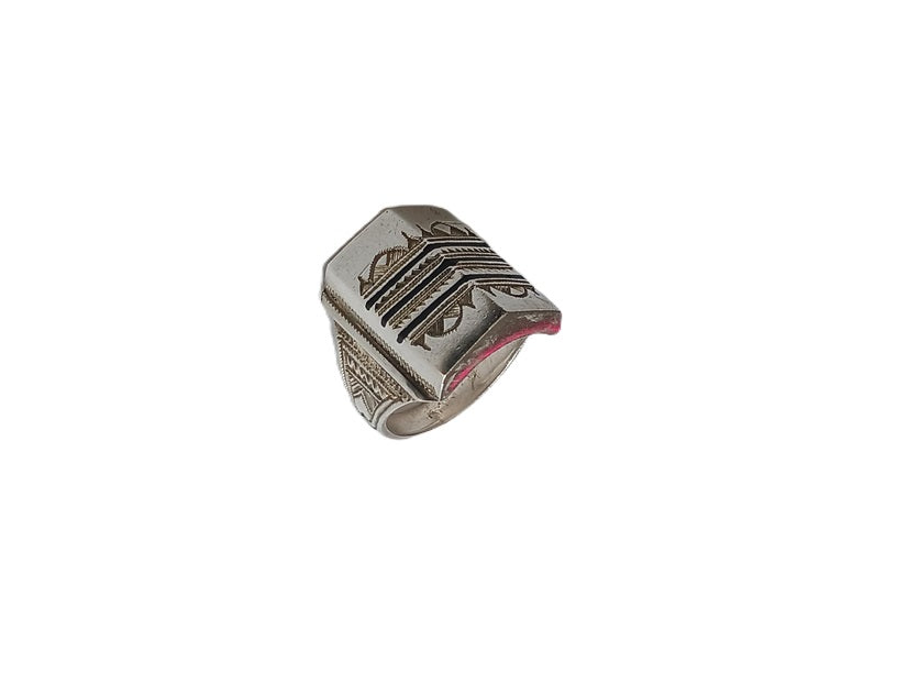 Bague touarègue en argent ciselé avec des motifs en bois d'ébène
