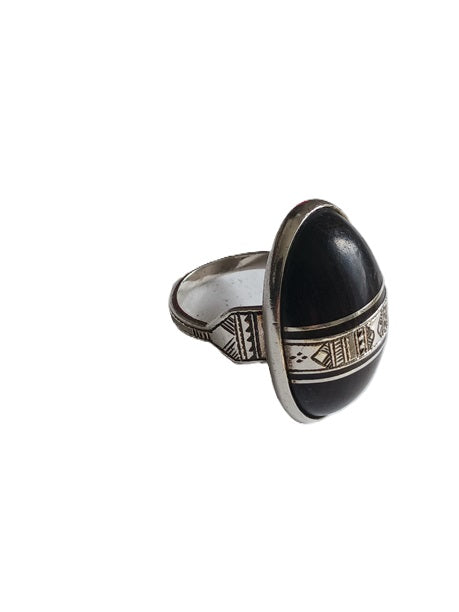 Bague touarègue en argent ciselé et bois d'ébène