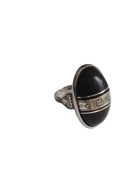Bague touarègue en argent ciselé et bois d'ébène