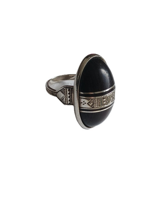 Bague touarègue en argent ciselé et bois d'ébène
