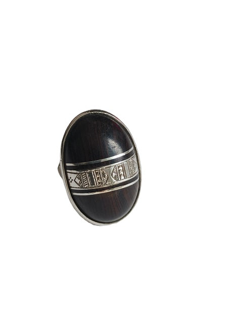 Bague touarègue en argent ciselé et bois d'ébène