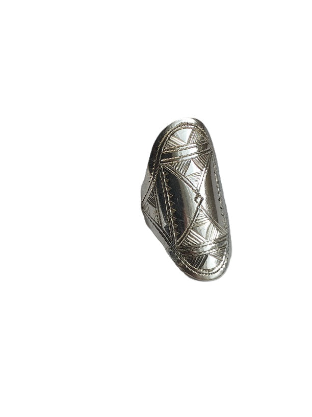 Bague touarègue en argent ciselé