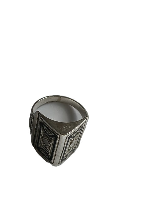 Bague touarègue en argent ciselé