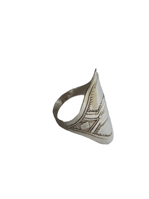 Bague touarègue en argent ciselé