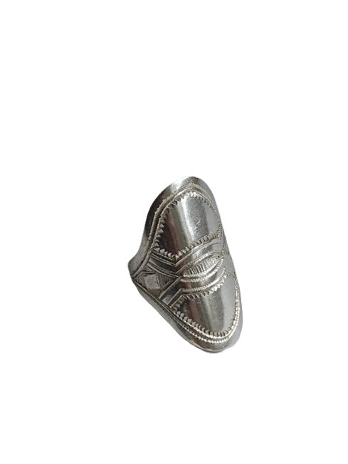 Bague touarègue en argent ciselé