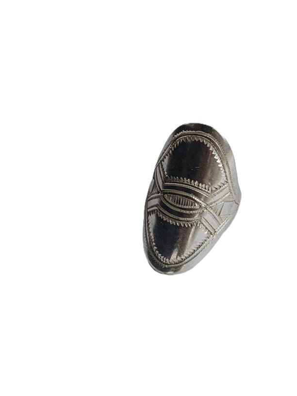 Bague touarègue en argent ciselé