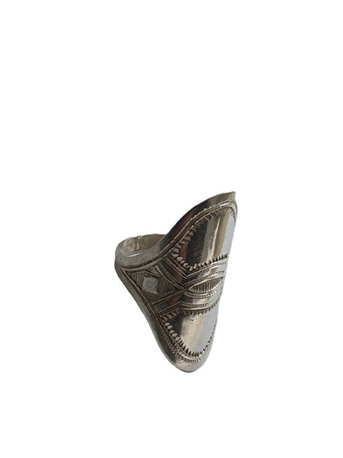 Bague touarègue en argent ciselé