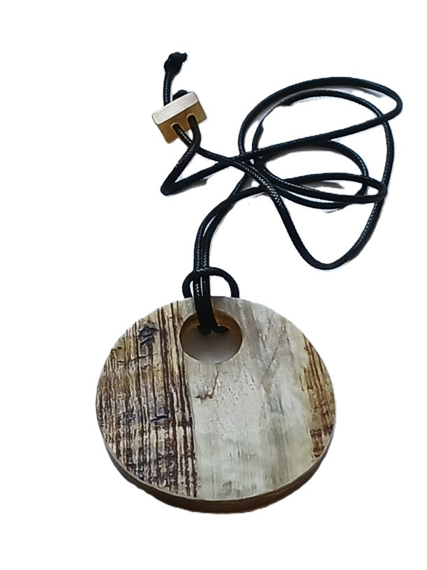 Collier en corne de qualité