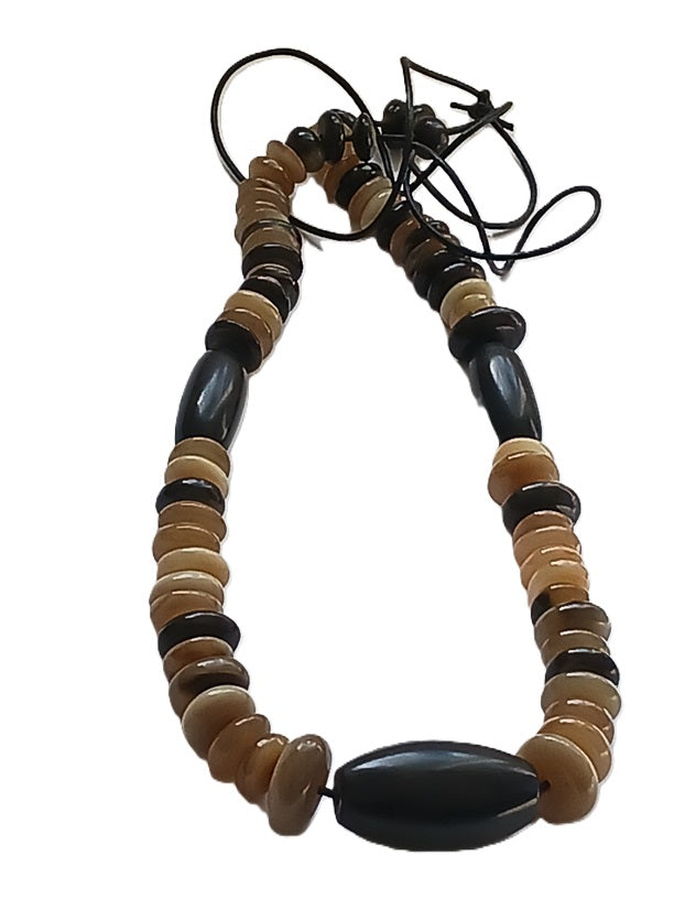 Collier en corne de qualité