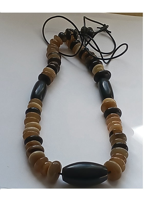 Collier en corne de qualité