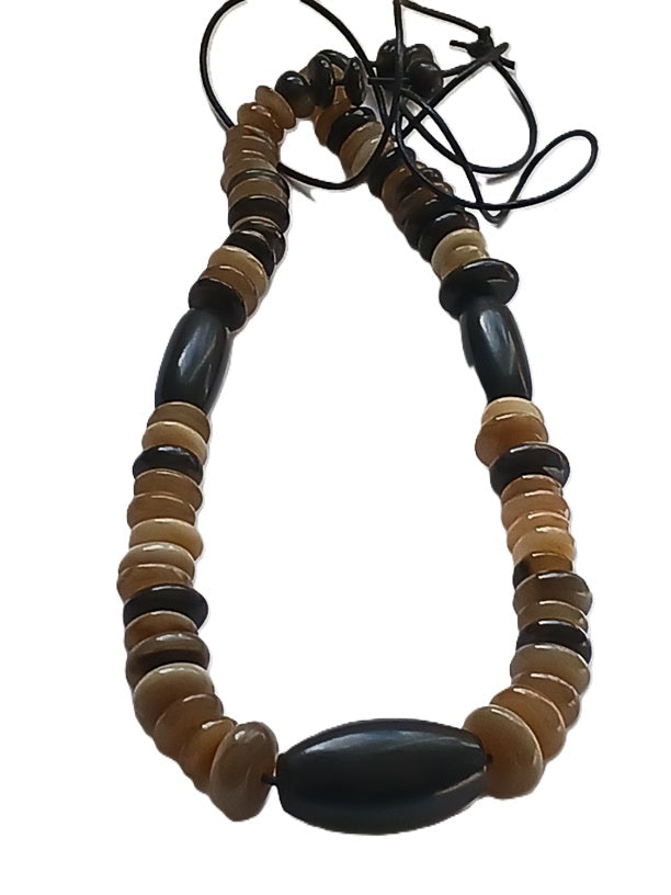 Collier en corne de qualité