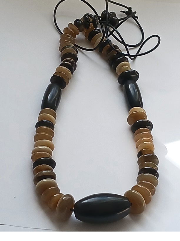 Collier en corne de qualité