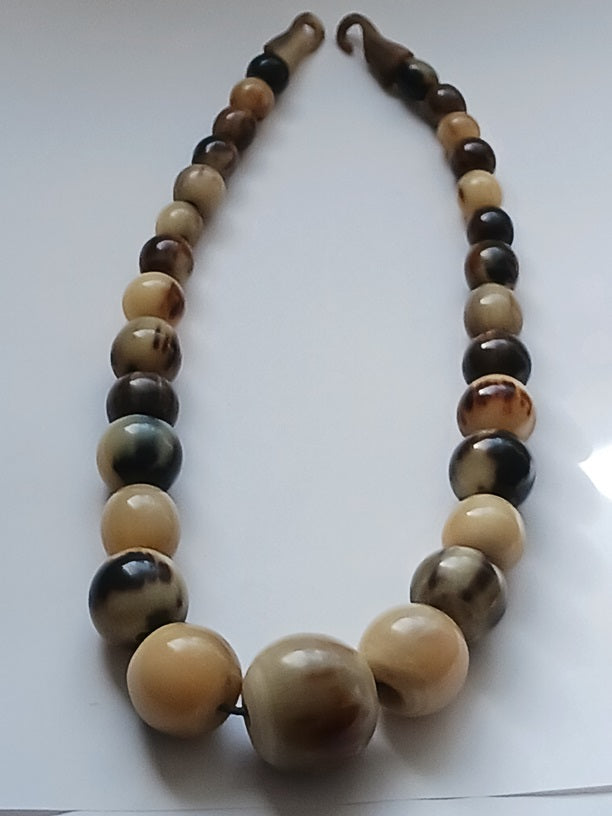 Collier en corne de qualité