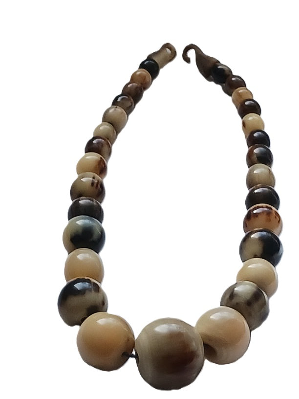Collier en corne de qualité
