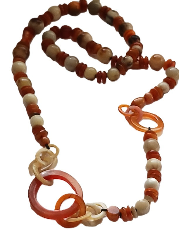 Collier en corne de qualité