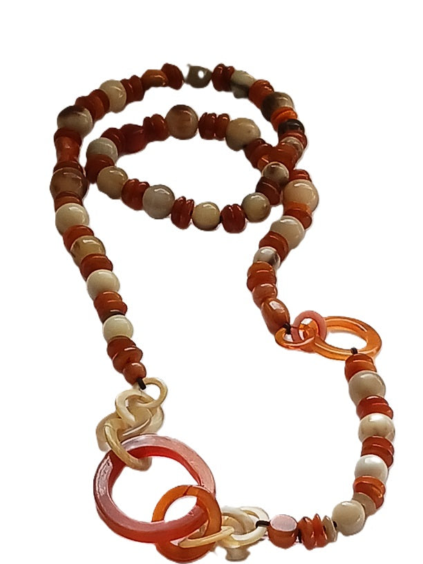 Collier en corne de qualité