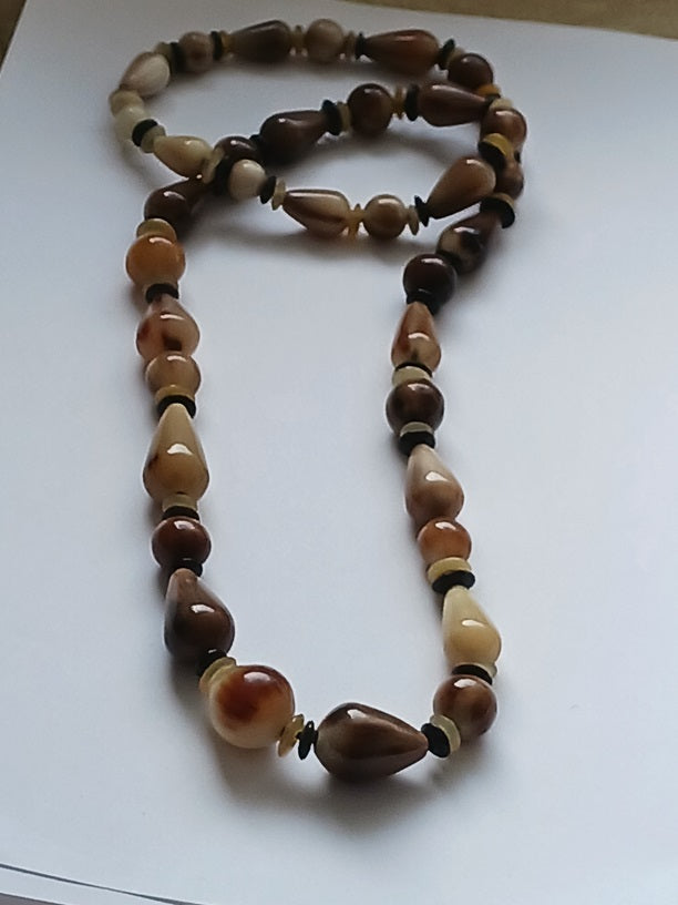 Collier en corne de qualité