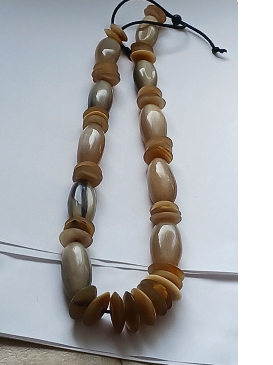Collier en corne de qualité
