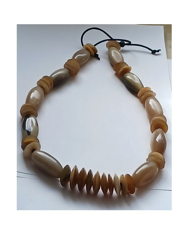 Collier en corne de qualité