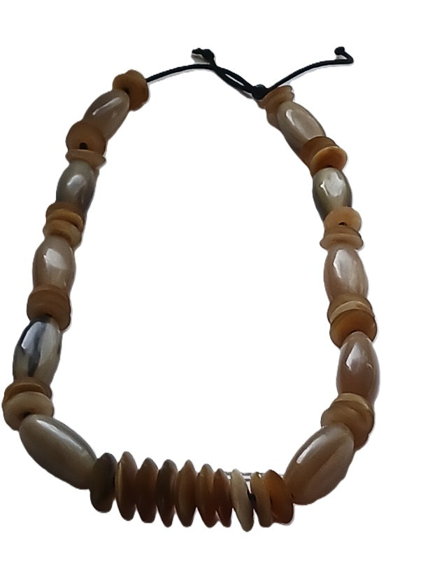 Collier en corne de qualité