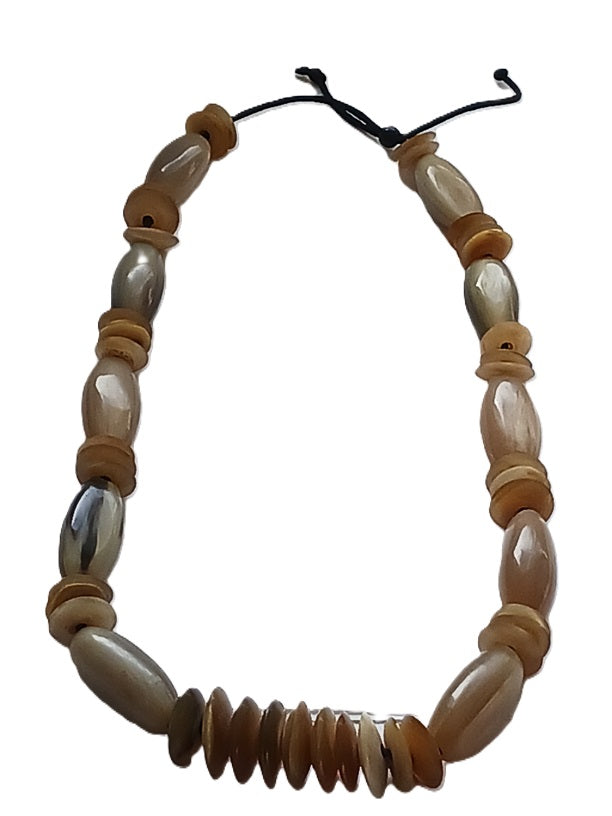 Collier en corne de qualité