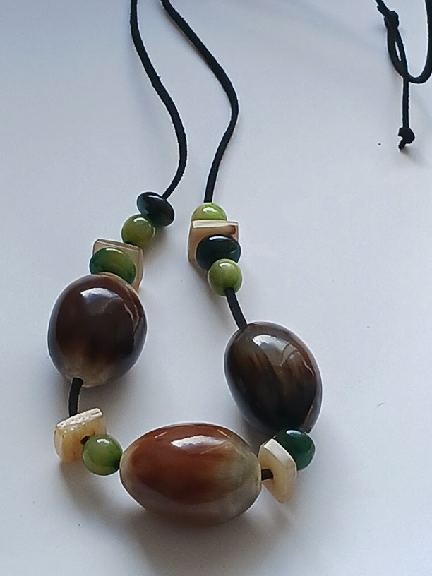 Collier en corne de qualité