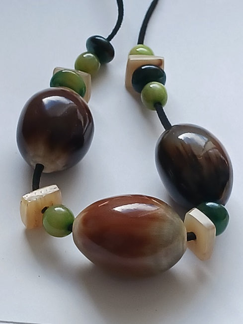 Collier en corne de qualité