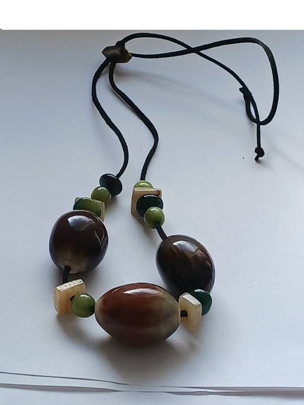 Collier en corne de qualité