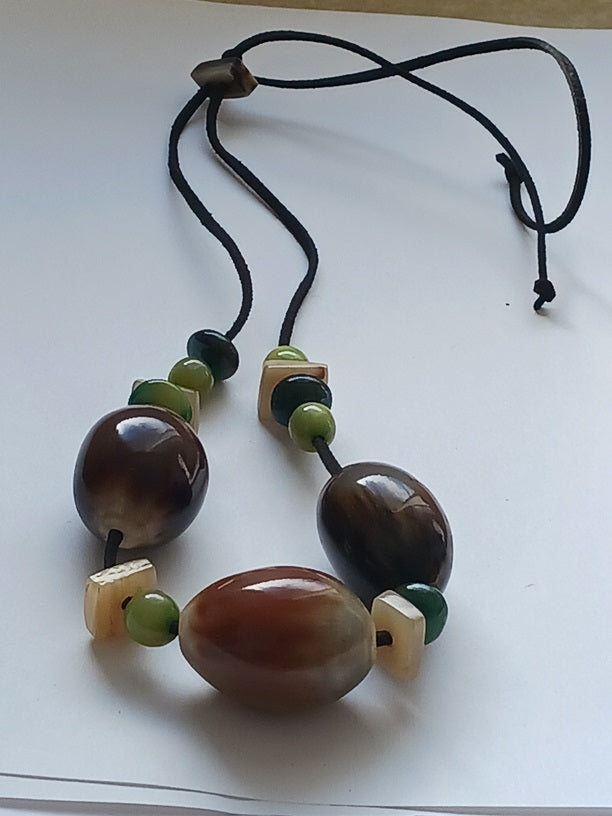 Collier en corne de qualité