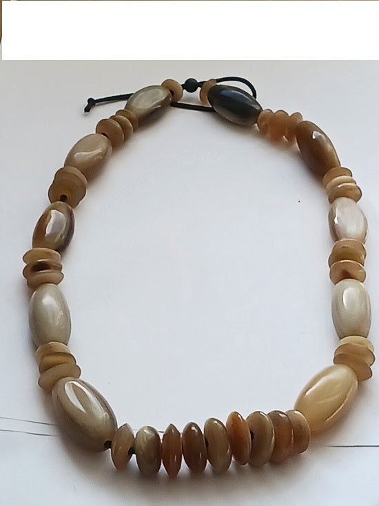 Collier en corne de qualité